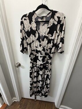 torrid Black and Cream Floral Wrap Midi Dress